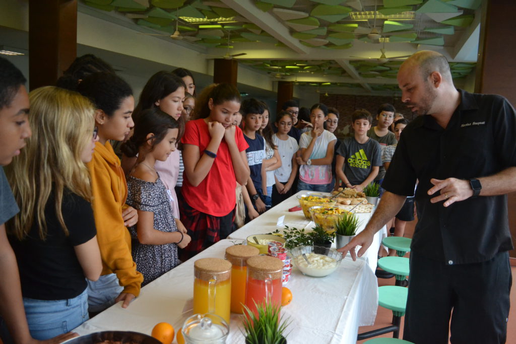 Our 8th graders set a menu for a perfectly balanced breakfast