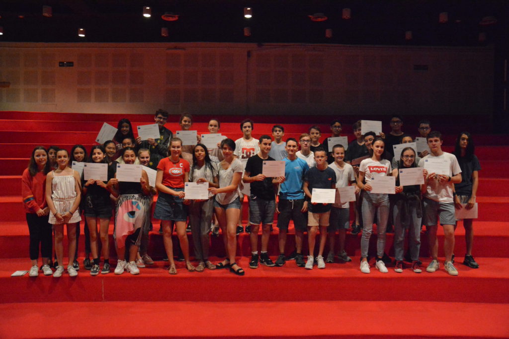 10th graders received their civil prevention and aid diplomas.