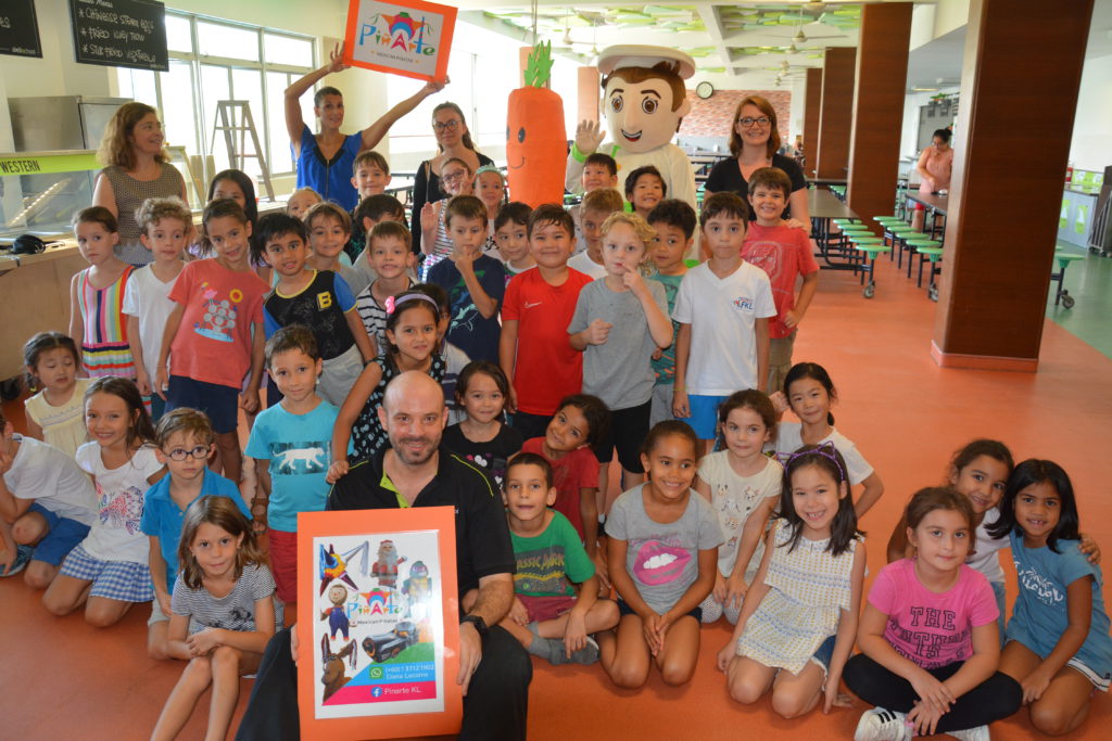 During lunch break, Delischool decided to celebrate carrot-day!