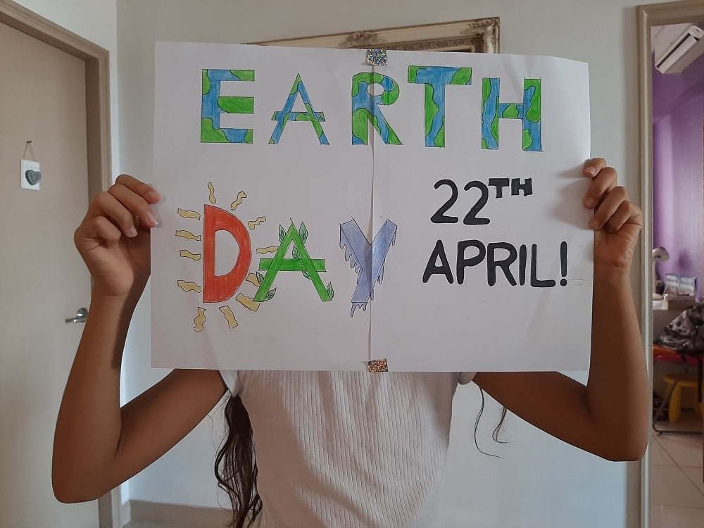CM2 students showed their support for Earth!